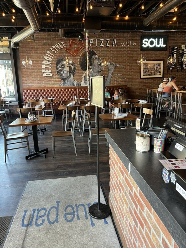 Blue Pan Pizza West Highlands